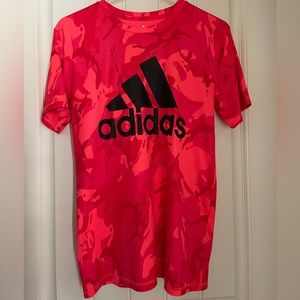 Size L Adidas boys Aeroready sports tee. No wrinkle. Never worn, Like new!